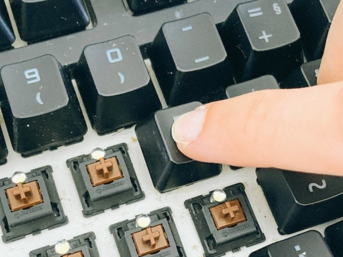 How to remove switches from keyboard